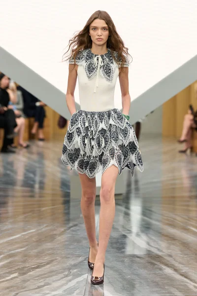 Look 43
